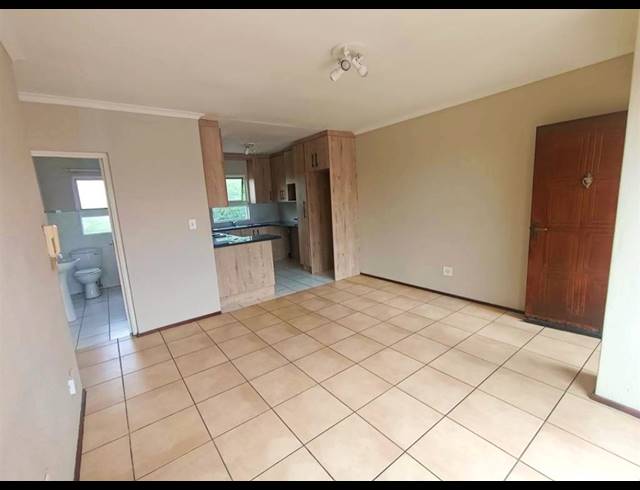 2 BEDROOM TOWNHOUSE FOR SALE IN SOUTH CREST